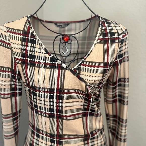 SHEIN Pink and Black Long Sleeve Bodycon Dress - Picture 2 of 6